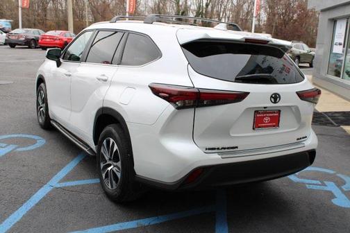 2024 Toyota Highlander XLE