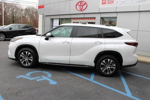 2024 Toyota Highlander XLE