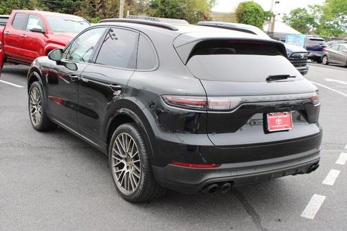 2022 Porsche Cayenne Platinum Edition