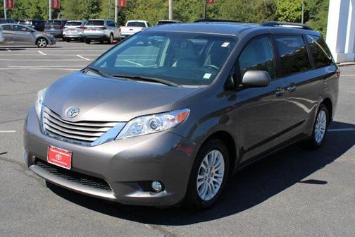 2016 Toyota Sienna XLE