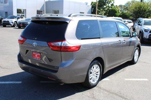 2016 Toyota Sienna XLE