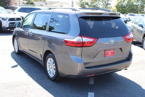 2016 Toyota Sienna XLE