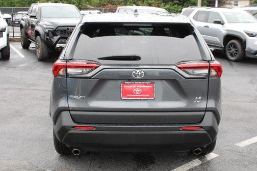 2022 Toyota RAV4 LE