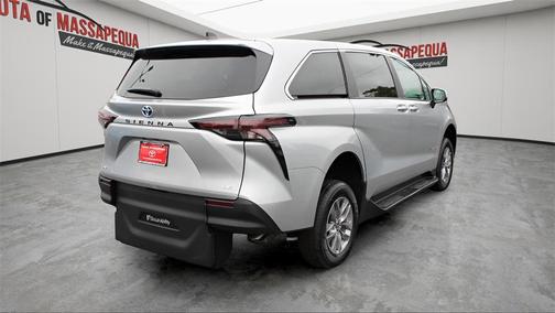 2025 Toyota Sienna LE