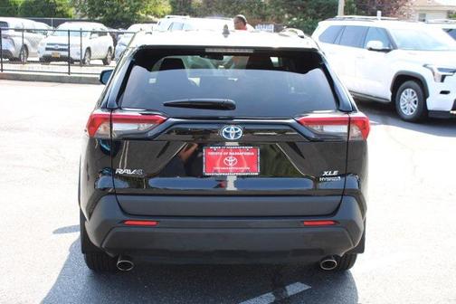 2022 Toyota RAV4 Hybrid XLE