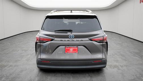 2021 Toyota Sienna LE