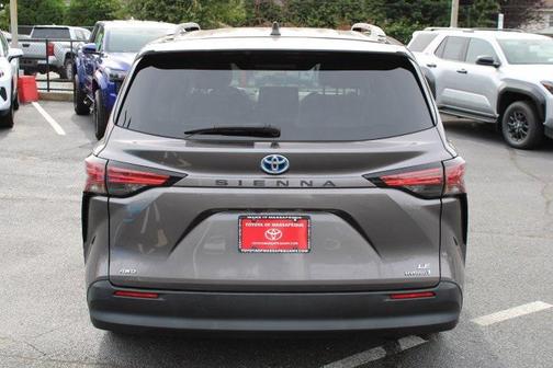 2021 Toyota Sienna LE