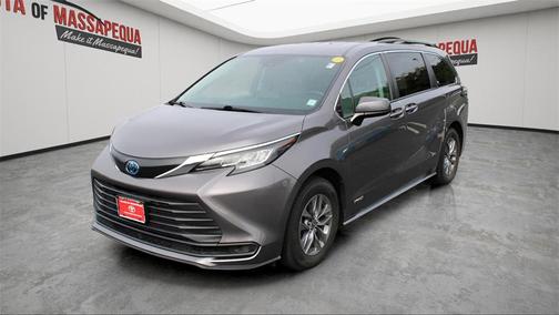 2021 Toyota Sienna LE