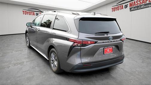 2021 Toyota Sienna LE