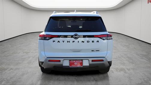 2022 Nissan Pathfinder SL 4WD