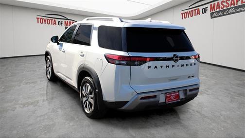 2022 Nissan Pathfinder SL 4WD