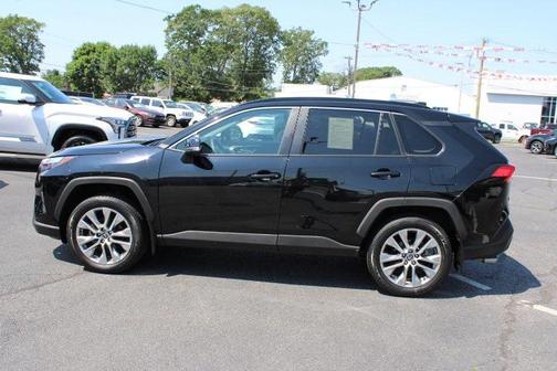 2022 Toyota RAV4 XLE Premium