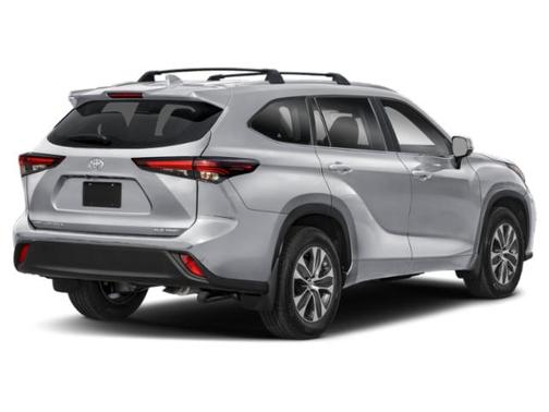 Celestial Silver Metallic 2025 Toyota Highlander XLE