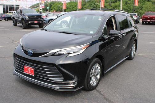 2022 Toyota Sienna Platinum 7 Passenger