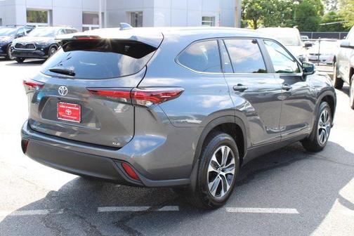 2025 Toyota Highlander Hybrid XLE