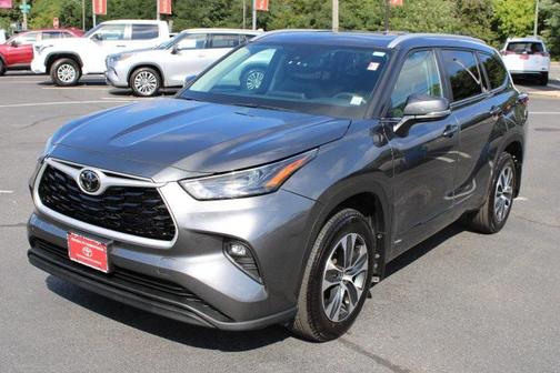 2025 Toyota Highlander Hybrid XLE