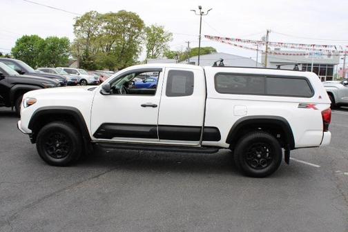 2022 Toyota Tacoma SR