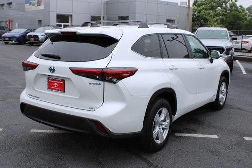 2023 Toyota Highlander Hybrid LE