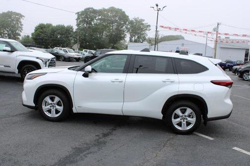 2023 Toyota Highlander Hybrid LE