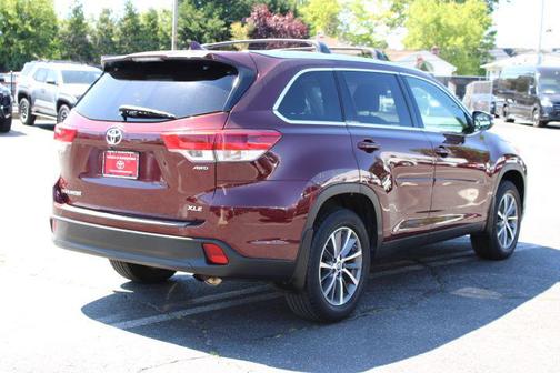 Ooh La La Rouge Mica 2019 Toyota Highlander XLE