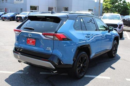 2024 Toyota RAV4 Hybrid SE