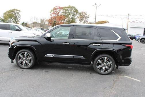 2023 Toyota Sequoia Capstone