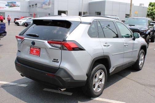2022 Toyota RAV4 Hybrid XLE