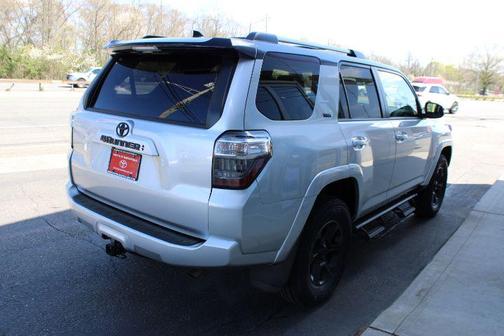 Classic Silver Metallic 2024 Toyota 4Runner SR5 Premium