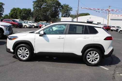 2022 Toyota Corolla Cross LE