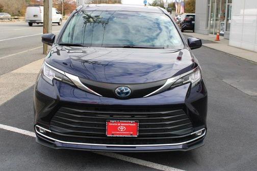 2023 Toyota Sienna XLE