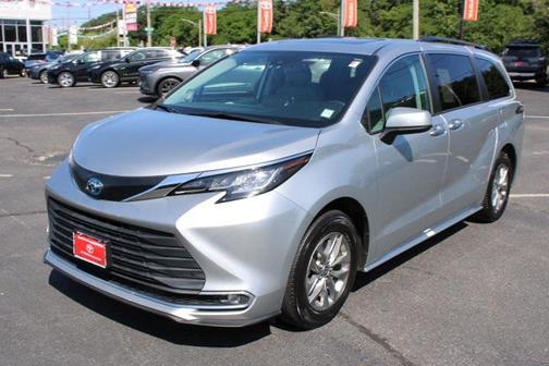 2022 Toyota Sienna XLE 7 Passenger