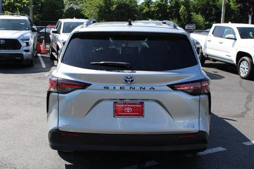 2022 Toyota Sienna XLE 7 Passenger