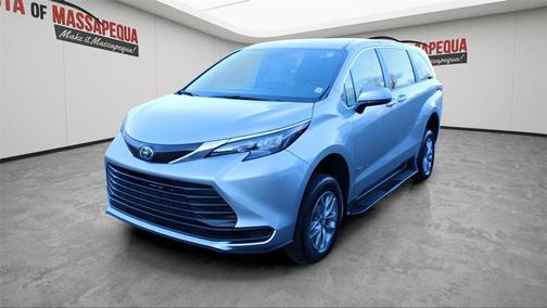 2025 Toyota Sienna LE
