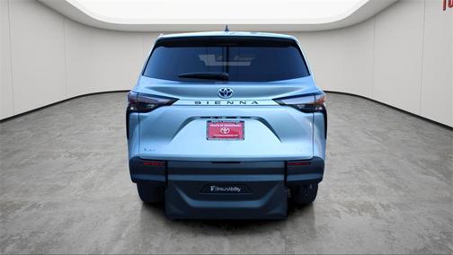 2025 Toyota Sienna LE