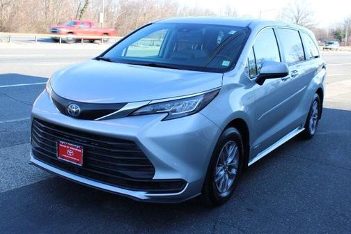 2021 Toyota Sienna LE