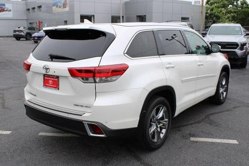 2019 Toyota Highlander Limited Platinum