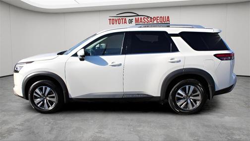 2022 Nissan Pathfinder SL 4WD