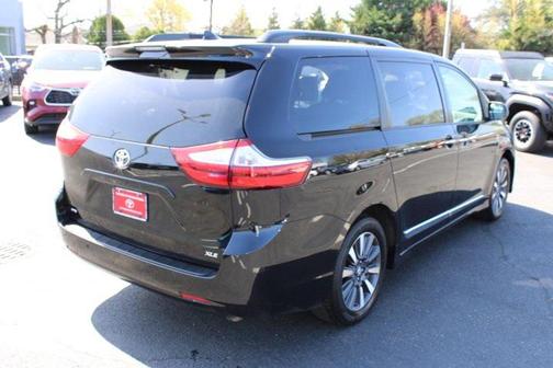2019 Toyota Sienna XLE Premium