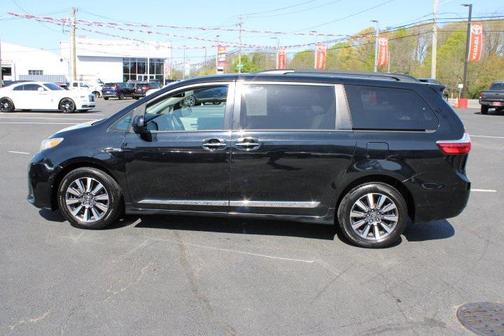 2019 Toyota Sienna XLE Premium