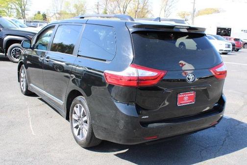 2019 Toyota Sienna XLE Premium
