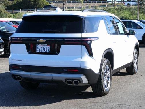 2025 Chevrolet Traverse LT