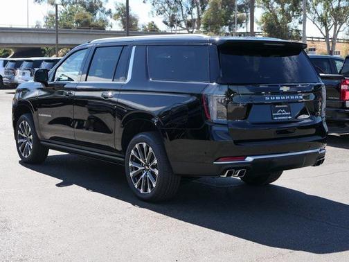 2025 Chevrolet Suburban 4WD High Country
