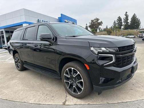 2023 Chevrolet Suburban RST