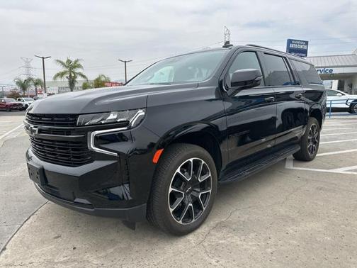 2023 Chevrolet Suburban RST