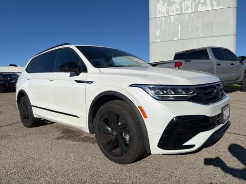 2024 Volkswagen Tiguan 2.0T SE R-Line Black