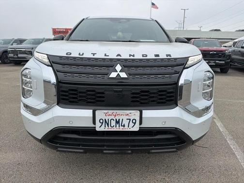 2024 Mitsubishi Outlander SE Black Edition w/Pano Roof S-AWC