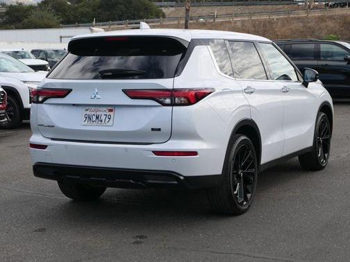 2024 Mitsubishi Outlander SE Black Edition w/Pano Roof S-AWC