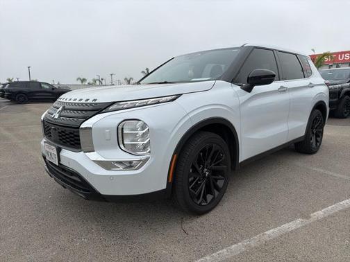 2024 Mitsubishi Outlander SE Black Edition w/Pano Roof S-AWC