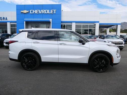 2024 Mitsubishi Outlander SE Black Edition w/Pano Roof S-AWC