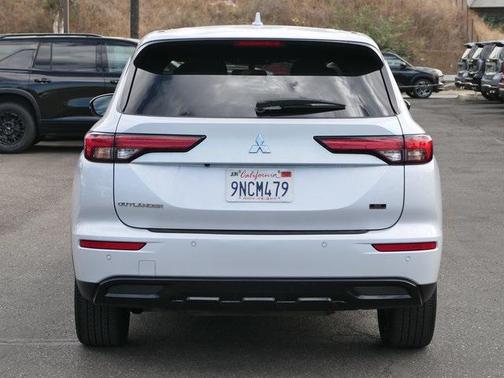 2024 Mitsubishi Outlander SE Black Edition w/Pano Roof S-AWC